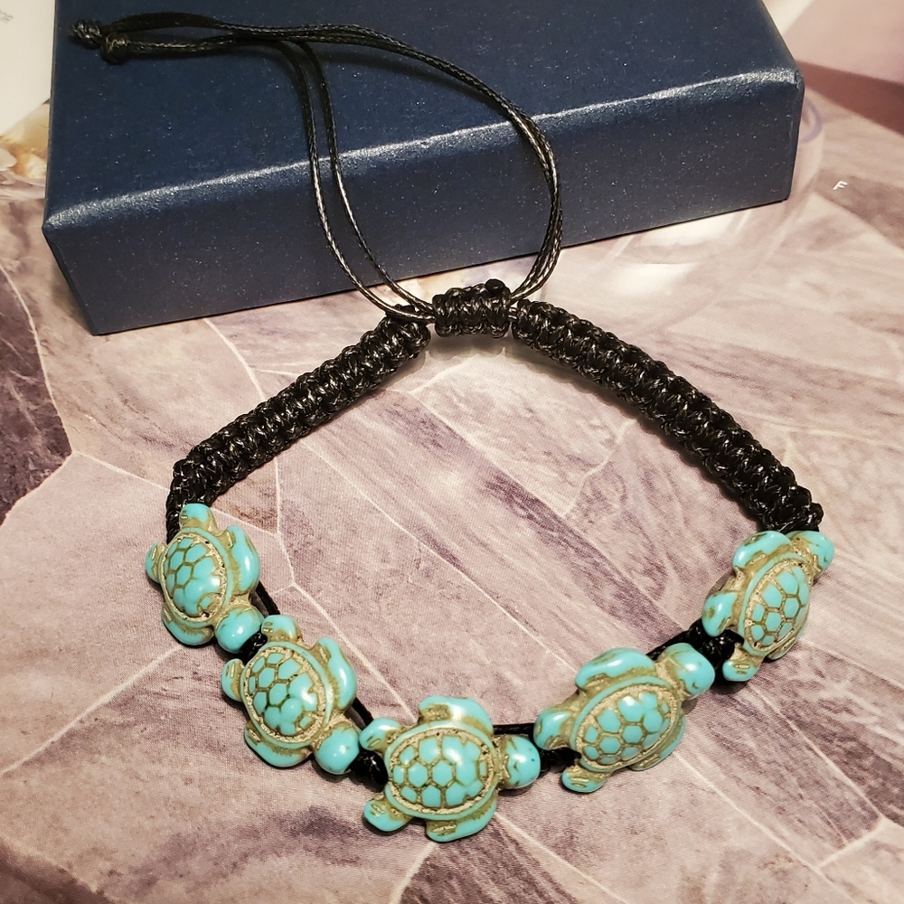 C3:4 NEW Turtle Macrame Anklet - Picture 3 of 5